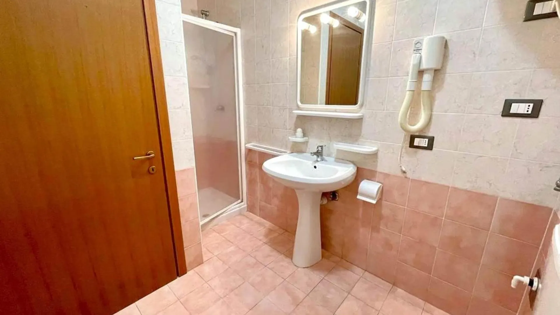 Nice Apartment In Caorle With Balcony La Fagiana